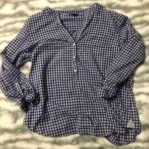 A blue checkered gap blouse